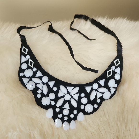 Jeweled Statement Bibbed Accessory - Picture 1 of 2